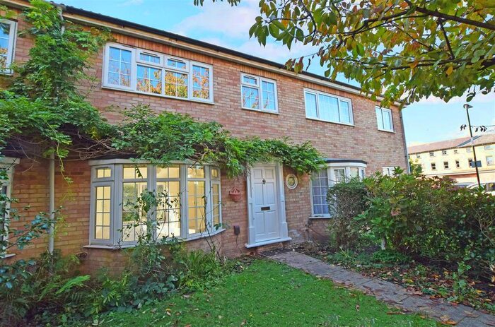 3 Bedroom Terraced House To Rent In Uxbridge Road, Hampton Hill, Hampton, TW12