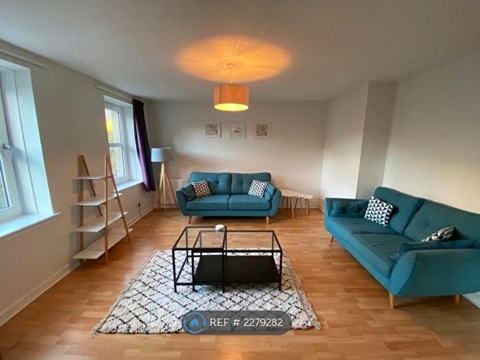 2 Bedroom Flat To Rent In Loch Street, Aberdeen, AB25