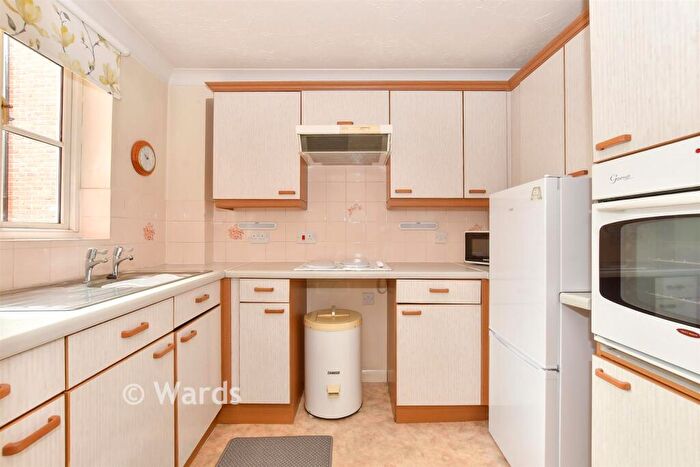 1 Bedroom Apartment For Sale In Station Road West, Canterbury, Kent, CT2