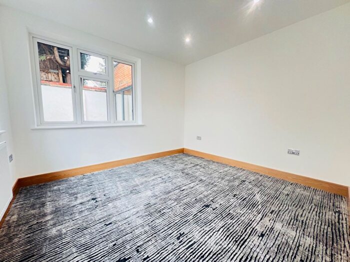 2 Bedroom Property To Rent In Ashburton Road, Croydon, CR0