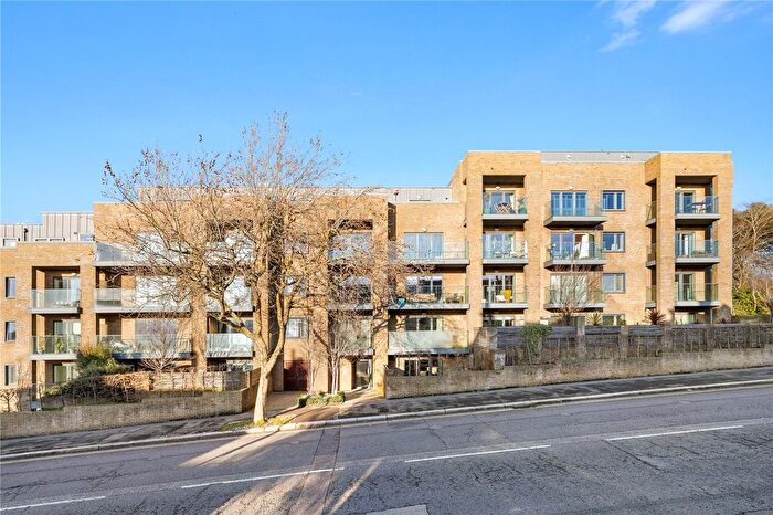 2 Bedroom Flat For Sale In Old Shoreham Road, Hove, East Sussex, BN3