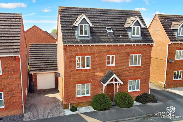 4 Bedroom Detached House For Sale In Horne Road, Thatcham, Berkshire, RG19