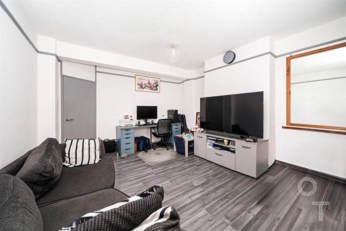 3 Bedroom Flat For Sale In Long Meadow, Torriano Avenue, Kentish Town, NW5
