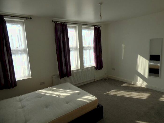5 Bedroom Terraced House To Rent In Palmerston Road, Walthamstow, E17