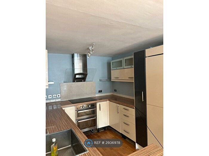 2 Bedroom Semi-Detached House To Rent In Market Place, Gerrards Cross, SL9