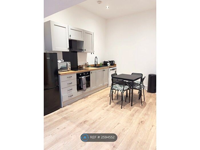 1 Bedroom Flat To Rent In Tudor House, Brighouse, HD6