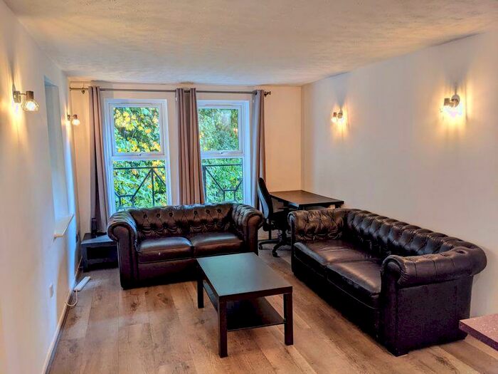 2 Bedroom Flat To Rent In Mariner Avenue, Edgbaston, Birmingham, B16