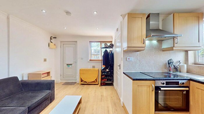 1 Bedroom Flat To Rent In Mountfield Road, London, N3