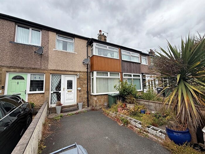3 Bedroom Town House For Sale In Ridgeway, Wrose, Shipley, BD18