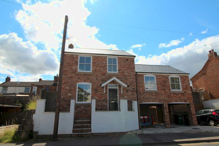 5 Bedroom Detached House To Rent In A Heathcote Road, Whitnash, Leamington Spa, CV31