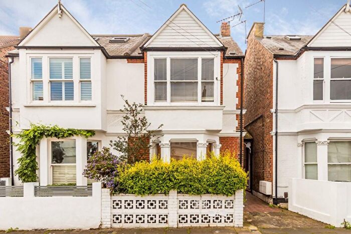 1 Bedroom Flat To Rent In Graham Road, Chiswick, W4