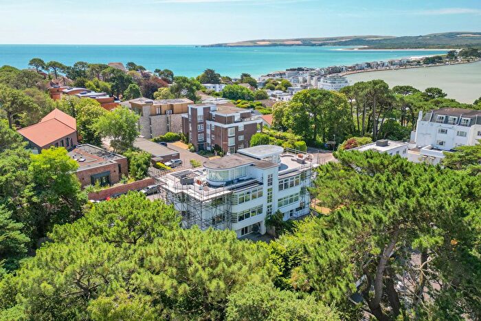 2 Bedroom Flat To Rent In Chaddesley Glen, Sandbanks, Poole, BH13