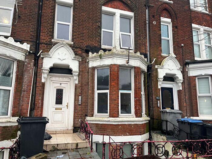 1 Bedroom Flat To Rent In Gff St. Johns Road, Dover, CT17