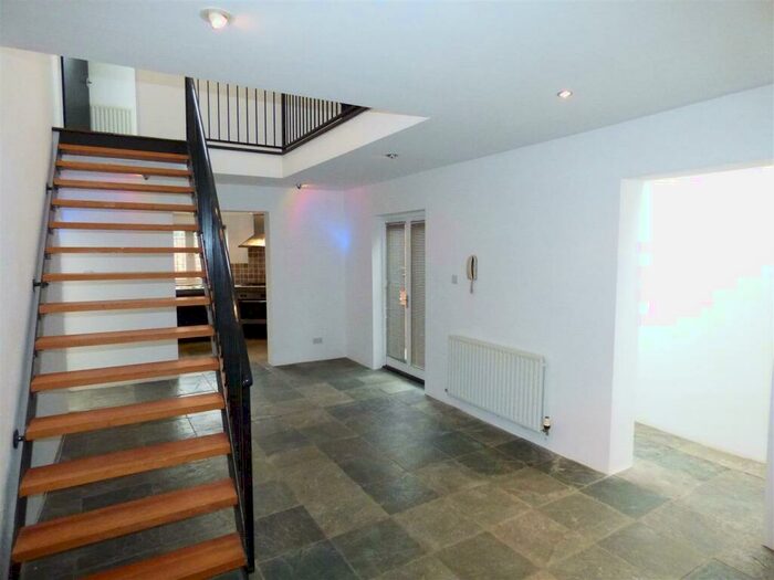 2 Bedroom House To Rent In Hood Street, The Mounts, Northampton, NN1