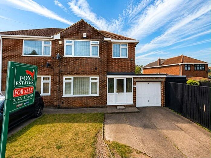 3 Bedroom Semi-Detached House For Sale In Swaledale Road, Dartford, DA2