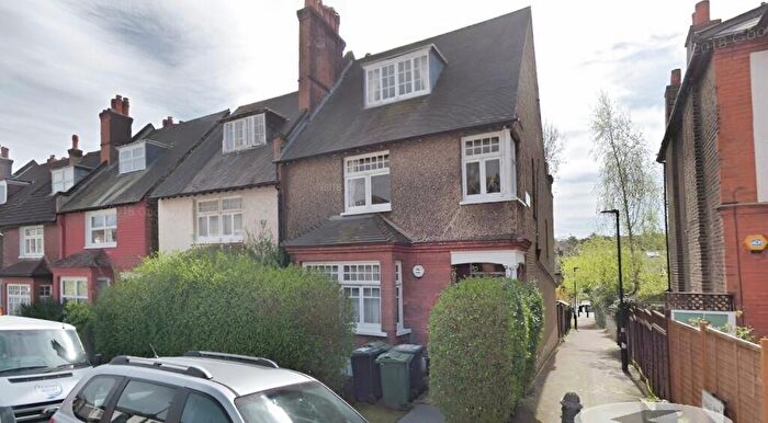 2 Bedroom Flat To Rent In Thornlaw Road London, SE27