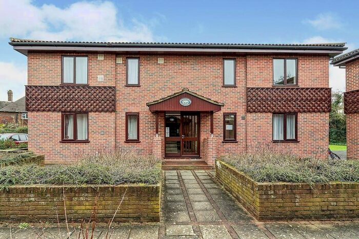 2 Bedroom Flat To Rent In Peri Court St. Mildreds Place, Canterbury, Kent, CT1