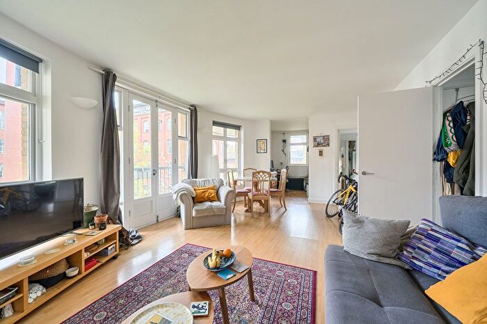 2 Bedroom Flat For Sale In Park Central Building, Bow Quarter, London, E3