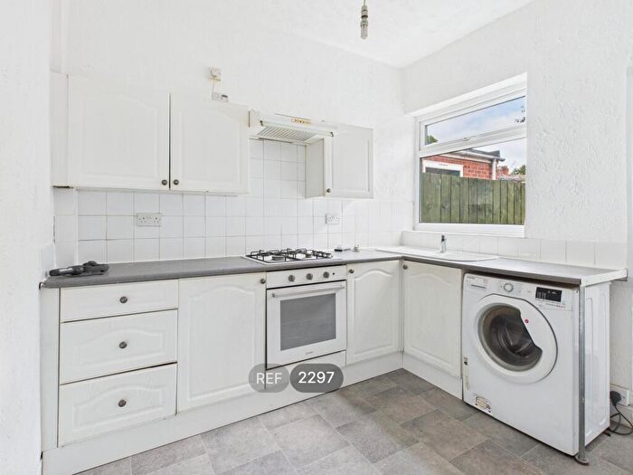 2 Bedroom Terraced House To Rent In Brooklyn Avenue Perth Street Hull, HU5