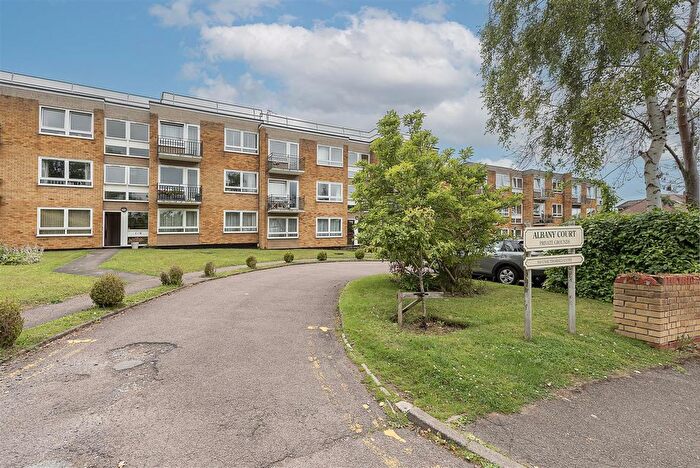 2 Bedroom Flat To Rent In Milton Road, Harpenden, AL5