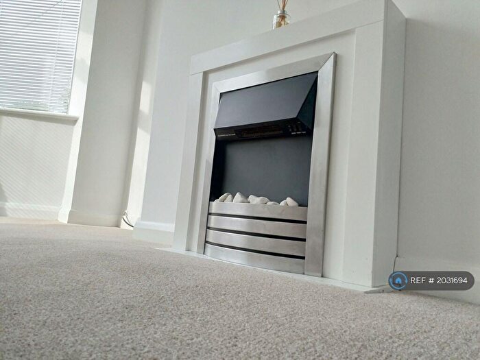 3 Bedroom End Of Terrace House To Rent In Kirkby Avenue, Doncaster, DN5