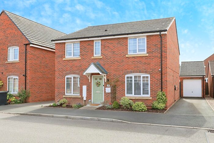 4 Bedroom Detached House For Sale In Weir Crescent, Kidderminster, Worcestershire, DY11