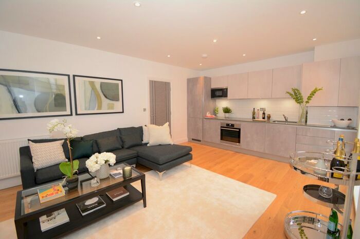 2 Bedroom Flat To Rent In Eaton Rise, London, W5