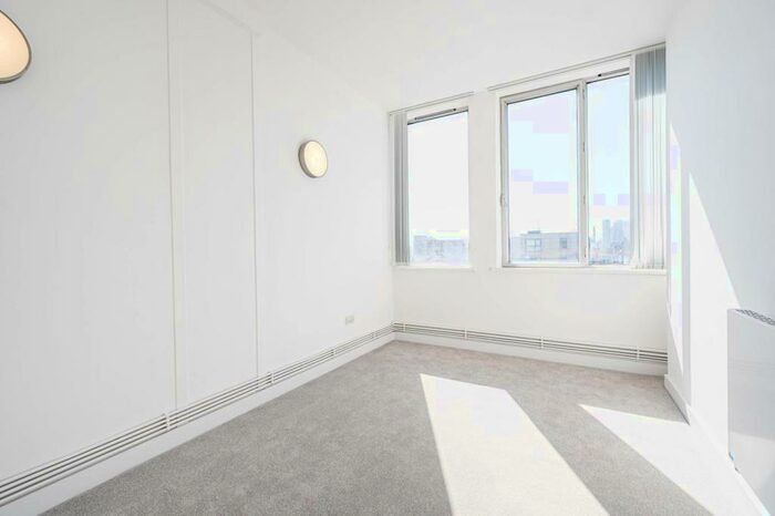 2 Bedroom Flat To Rent In Arbutus Street, Haggerston, London, E8