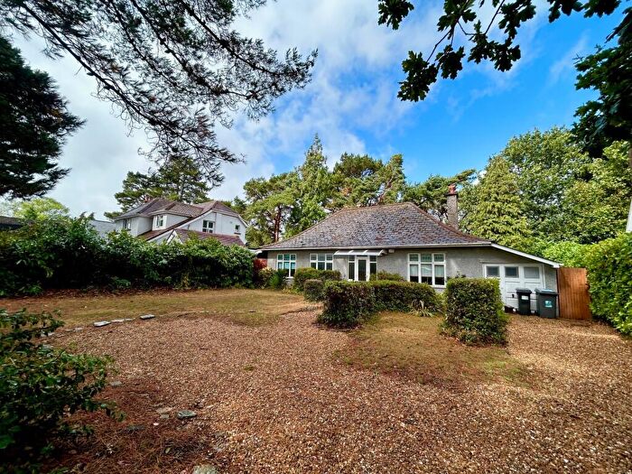 3 Bedroom House To Rent In RedHill Drive, Bournemouth, BH10