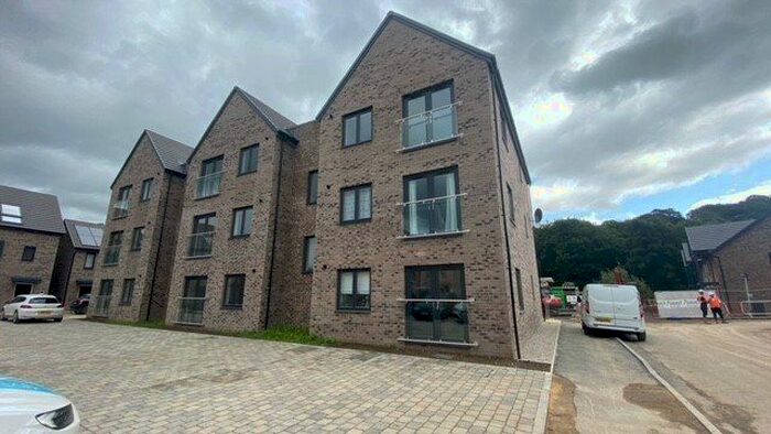 2 Bedroom Flat To Rent In Woodyard Avenue, Chesterfield, Derbyshire, S41