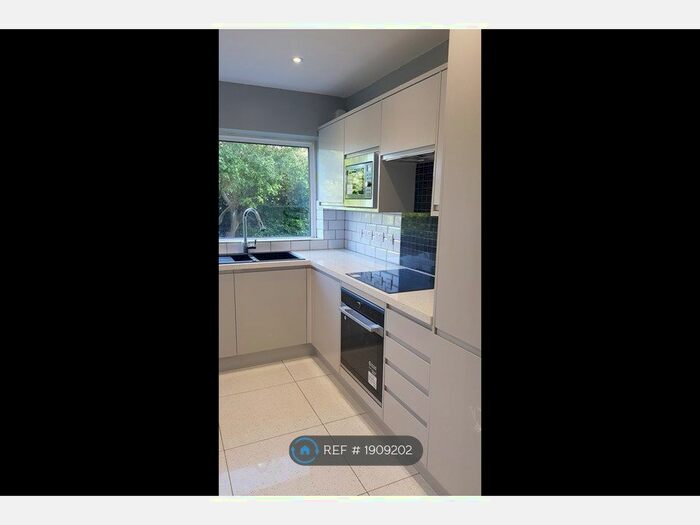 4 Bedroom Detached House To Rent In Carver Hill Road, High Wycombe, HP11