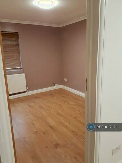2 Bedroom Flat To Rent In North Finchley, London, N12
