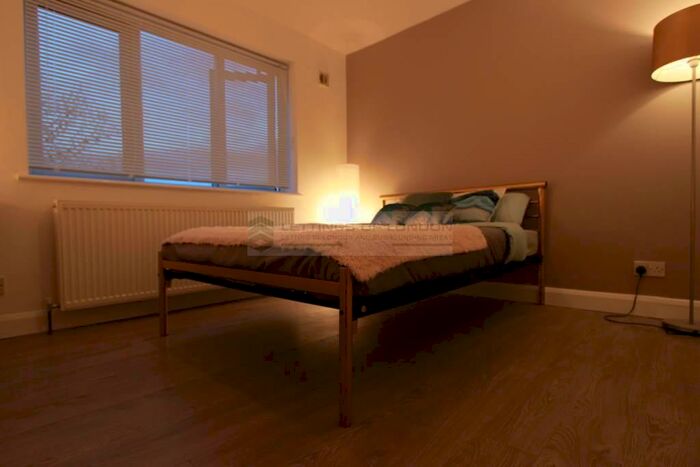 1 Bedroom Apartment To Rent In Old Rectory Drive, Hatfield, AL10