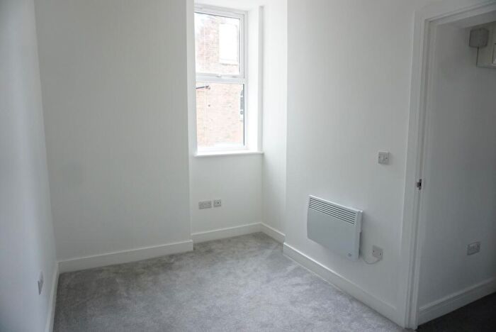 1 Bedroom Apartment To Rent In , Third Avenue, NG7