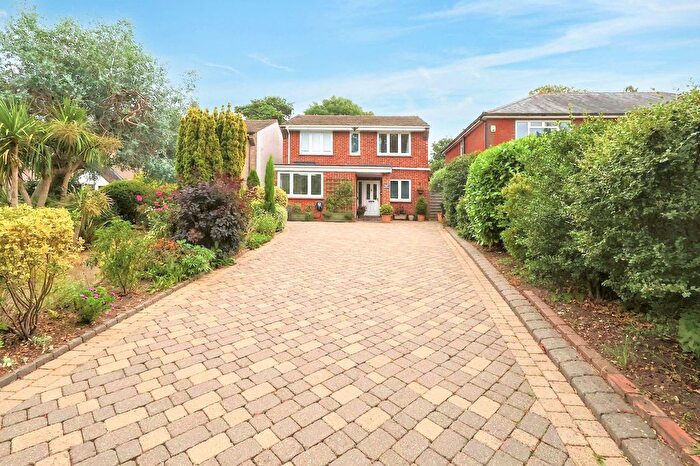 4 Bedroom Detached House For Sale In Hartland Way, Shirley, CR0
