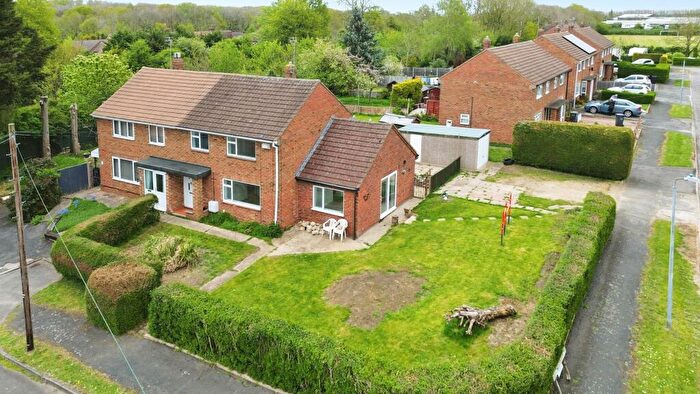 3 Bedroom Semi-Detached House For Sale In Robertson Drive, Sleaford, NG34