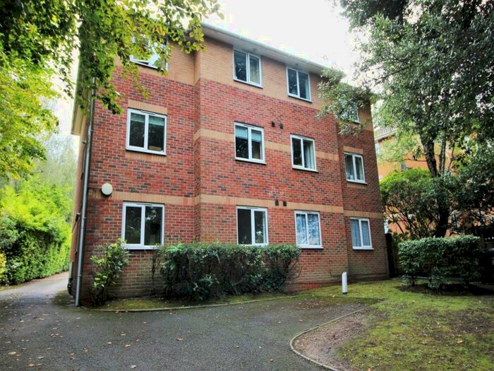 2 Bedroom Flat To Rent In Surrey Road, , Poole, BH12