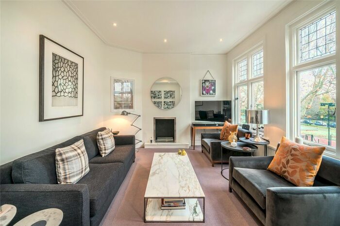 3 Bedroom Flat To Rent In Bishops Mansions, London, SW6
