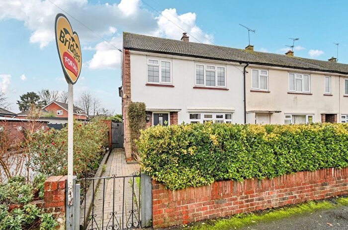 4 Bedroom End Terrace House For Sale In Longfield Road, Ash, Surrey, GU12