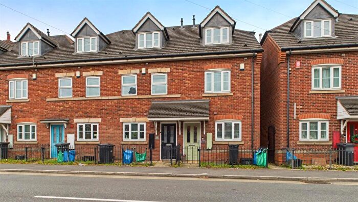 3 Bedroom Town House For Sale In Stourbridge Road, Halesowen, B63