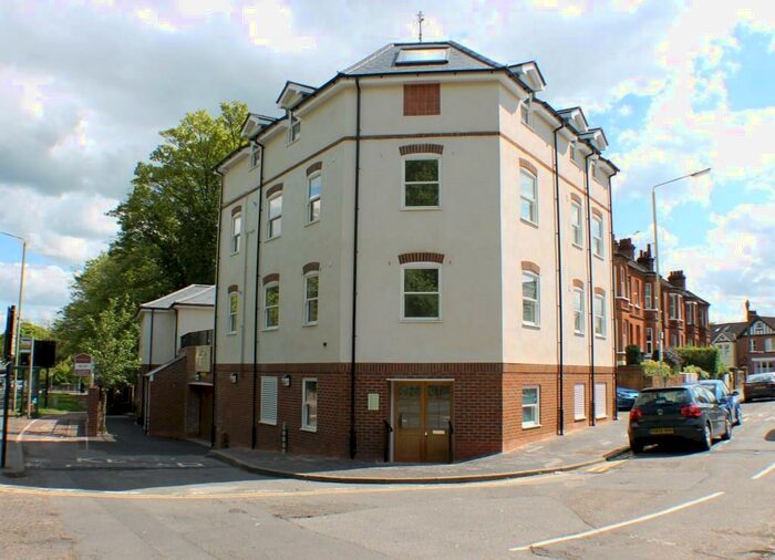 1 Bedroom Flat To Rent In Approach Road, St Albans, AL1