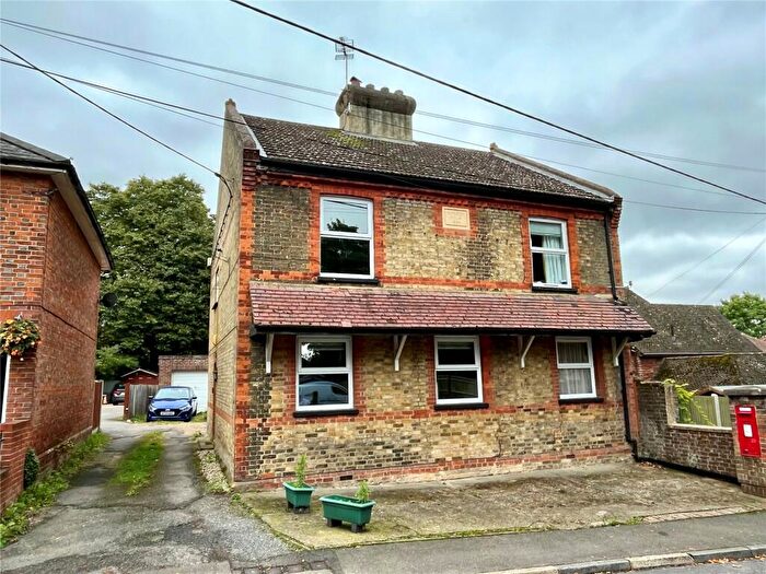 1 Bedroom Flat For Sale In The Street, Detling, Maidstone, Kent, ME14
