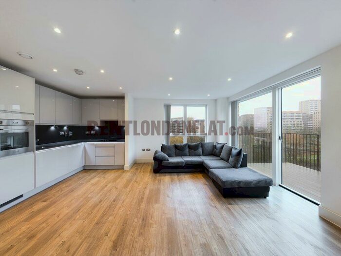 3 Bedroom Flat To Rent In Lakeside Drive, Park Royal, &# Bedrooms Modern, NW10
