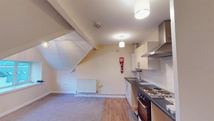 2 Bedroom Apartment To Rent In Cardiff Road, Caerphilly, CF83