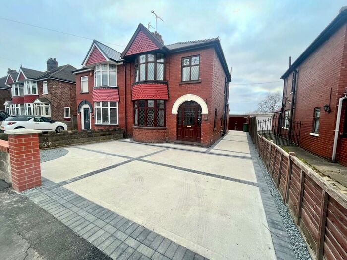 3 Bedroom House To Rent In Glover Road, Scunthorpe, DN17