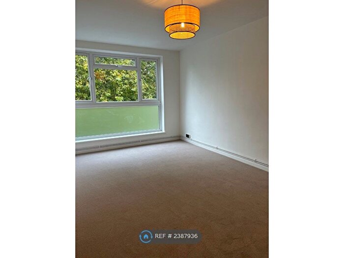 1 Bedroom Flat To Rent In Randmore Court, Beckenham, BR3