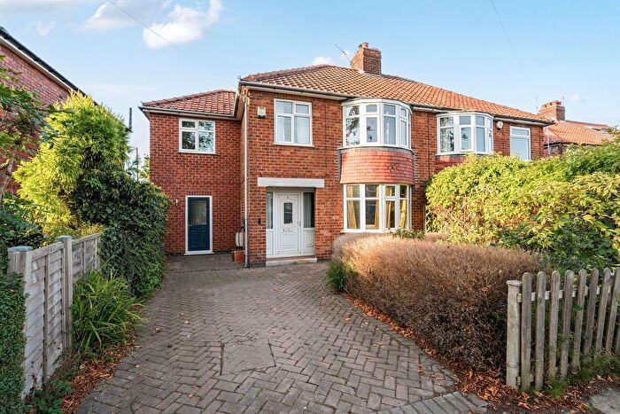 4 Bedroom Semi Detached House For Sale In Fifth Avenue, York, YO31