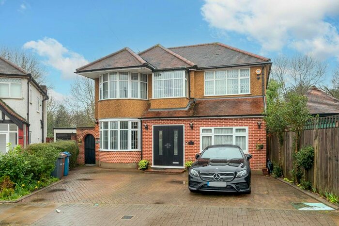 5 Bedroom Detached House For Sale In Cavendish Avenue, Harrow, HA1