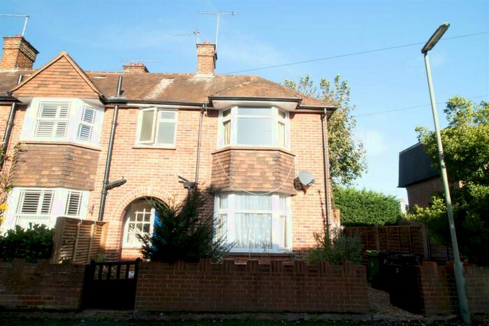 3 Bedroom End Of Terrace House To Rent In Alexandra Avenue, Camberley, GU15