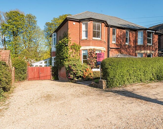 5 Bedroom Semi-Detached House For Sale In Roman Road, Twyford, SO21